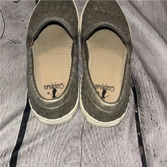 Corkys Powder Metallic Woven Faux Leather Slip On Loafer Flat Cushioned Size 8 - Picture 5 of 7